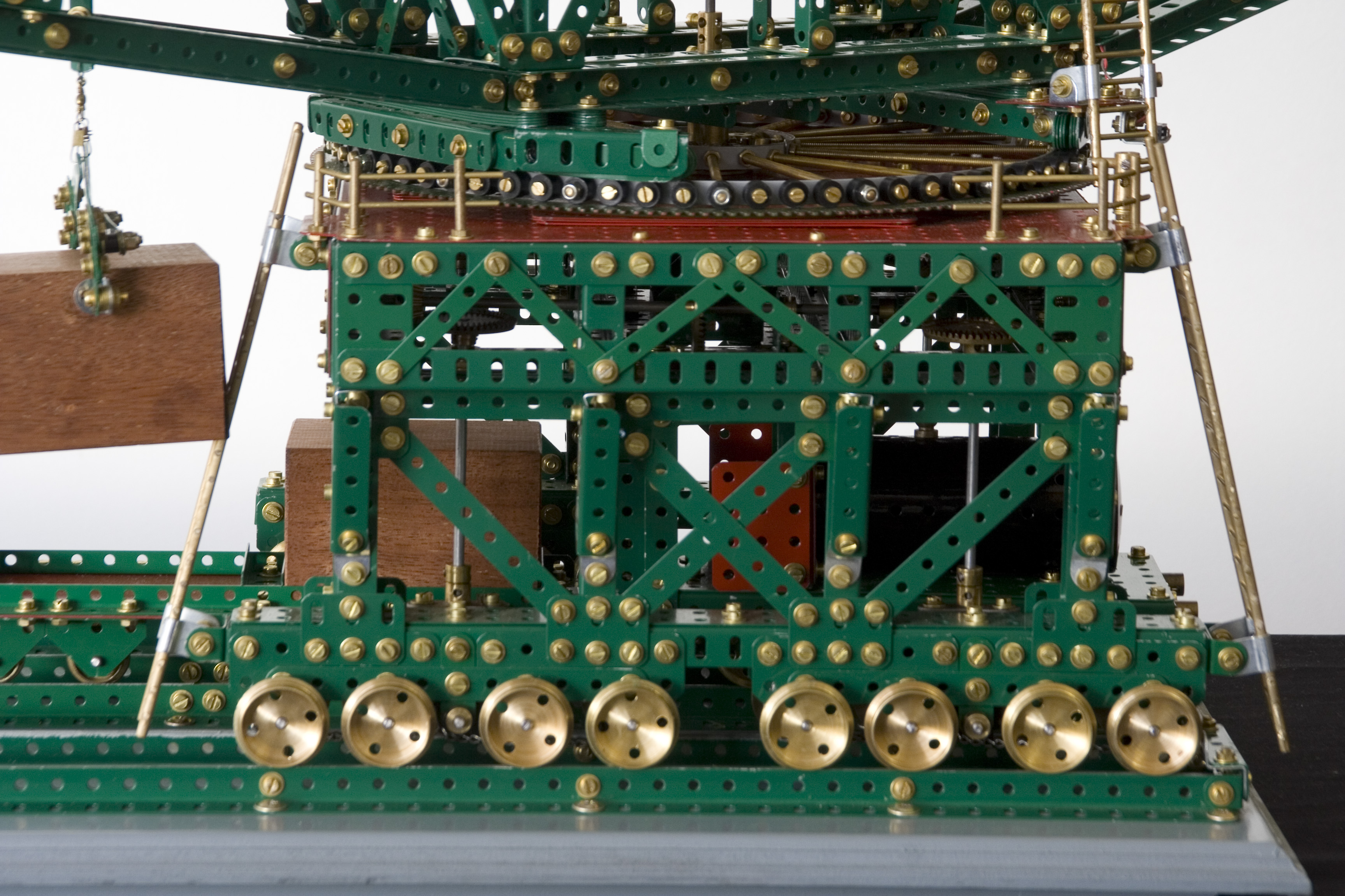 meccano giant block setting crane